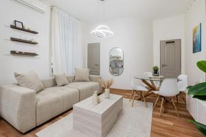 Sunny & Cozy Stylish Apartment -Perfect Location-