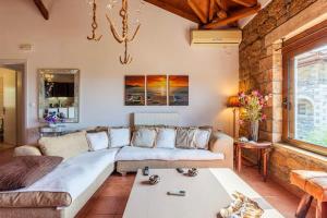 Manis Aura Seaside-Spacious Summer Retreat