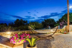 Manis Aura Seaside-Spacious Summer Retreat