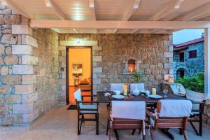 Manis Aura Seaside-Spacious Summer Retreat