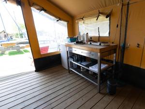 Safari Tent in Heeg by the Marina