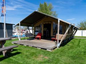 Safari Tent in Heeg by the Marina - 3hvězdičkové hotely ve městě Heeg