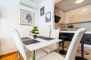 Flexible SelfCheckIns 79 - Zagreb - Garage - New