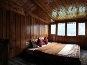 Jibhi mountain retreat