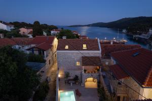 Stone house Casa Lumina