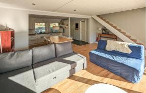 Gorgeous Home In Hovås With Wifi
