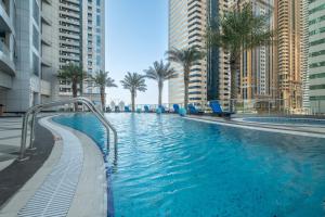 Free housekeeping visits during your stay - StayShort - Dubai Marina Apartment Sleeps 4 with Balcony