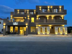 Minimalist suites