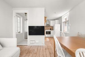 Bergen Gem Straight Out of History - Built in 1750