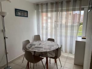 Appartement vue sur le port, proche mer