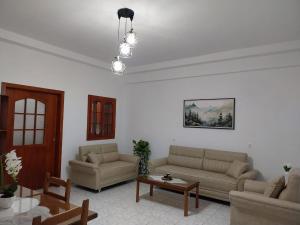 Vickys Apartment, Aliko