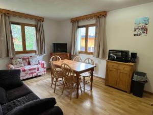 Appartements Charmant 2 Pieces Cabine avec Parking et Balcon - Residence Le Grand Tetras a Samoens - FR-1-629-105 : photos des chambres