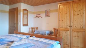 Fewo im DG mit 2 DZ 2 DUWC, 4 Pers