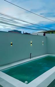 Casa Com Piscina a 8min da praia