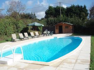 La Longère 1750 Hambye piscine grand jardin