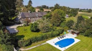 La Longère 1750 Hambye piscine grand jardin