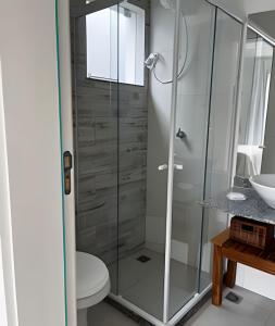 Casa de 2 suites com piscina e churrasqueira