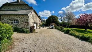 La Longère 1750 Hambye piscine grand jardin