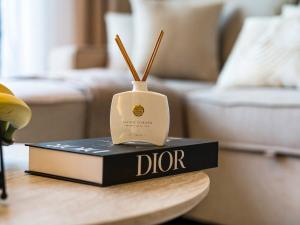 Contemporary Parkfront 2BR Dubai Hills Living