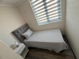 DEPARTAMANTO NUEVO EN CHILLÁN, ESTACIONAMIENTO Y AIRE ACONDICIONADO a