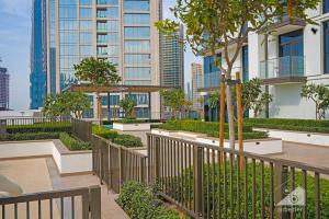 Full Luxury at Burj Crown 2B with City Views