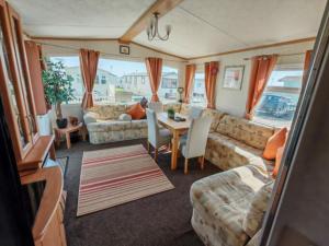 ML60 2 BED DISABLED CARAVN GOLDEN PALM CHAPEL St LEONARDS