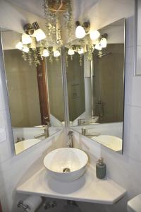 Evanthia Toroz Rooms & Studios