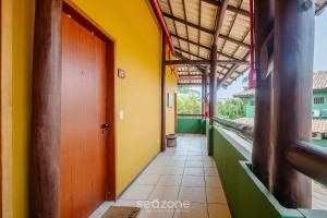 Apto a poucos passos da Praia do Forte e do Projeto Tamar - CVI