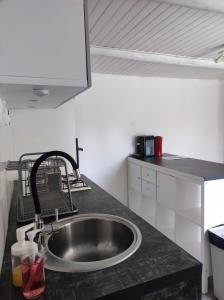 Maisons de vacances Les petits volets bleus : photos des chambres
