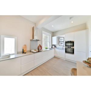Luxury Apartment Sophia 4 Bedroom 8 Sleeps