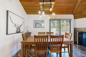 The Tree House at 11 Rhododendron Lane