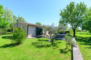 Casa Toni with Whirpool In Kastelir, Istria 
