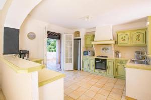 Villa Colombes by Villa Plus