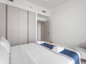 Wanderlust Stay Relaxing 2BR in Creek Palace