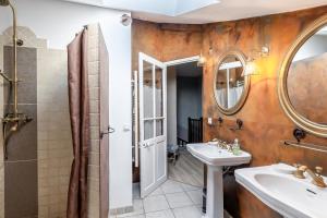 B&B / Chambres d'hotes Domaine de Rhodes B&B : photos des chambres