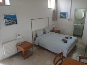 Skarinou Village Poolside Escape Studio with Pool facilities