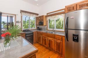 Spotless Cabana in West End