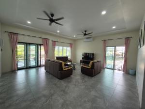 Villa Kluang 峦山居