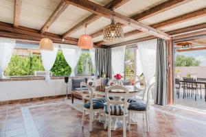 Le Giarre - Villa Con Piscina