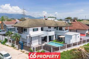 Lakeside Lotus Pool Villa - 9 Bedrooms