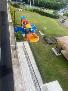 Apto hermoso y confortable