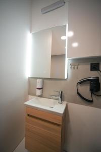 Evagelistrias Suite by Zeussuites