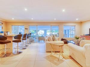 Riverside Rhapsody, Vaal River, Vanderbijlpark, 6 Adults and 4 Children