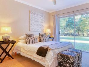 Riverside Rhapsody, Vaal River, Vanderbijlpark, 6 Adults and 4 Children