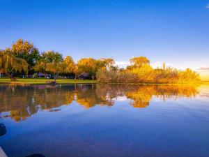 Riverside Rhapsody, Vaal River, Vanderbijlpark, 6 Adults and 4 Children