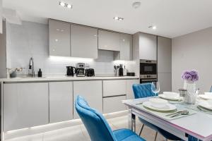 Modern Battersea Suite - London City Retreat