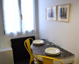 Apartment in the Historic Center-Navigli Milan