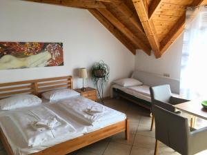 AJO Apartments - Alte Donau Lake or Garden View Balcony Studio - Self-Check-in
