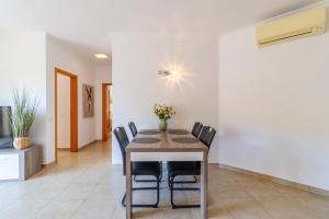Georges Quinta das Palmeiras, a 2 bedroom apartment in luxury complex, walking distance to town