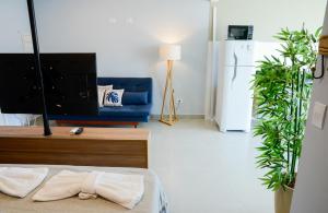 Apto 300m das Toninhas c Piscina e Ar Condicionado